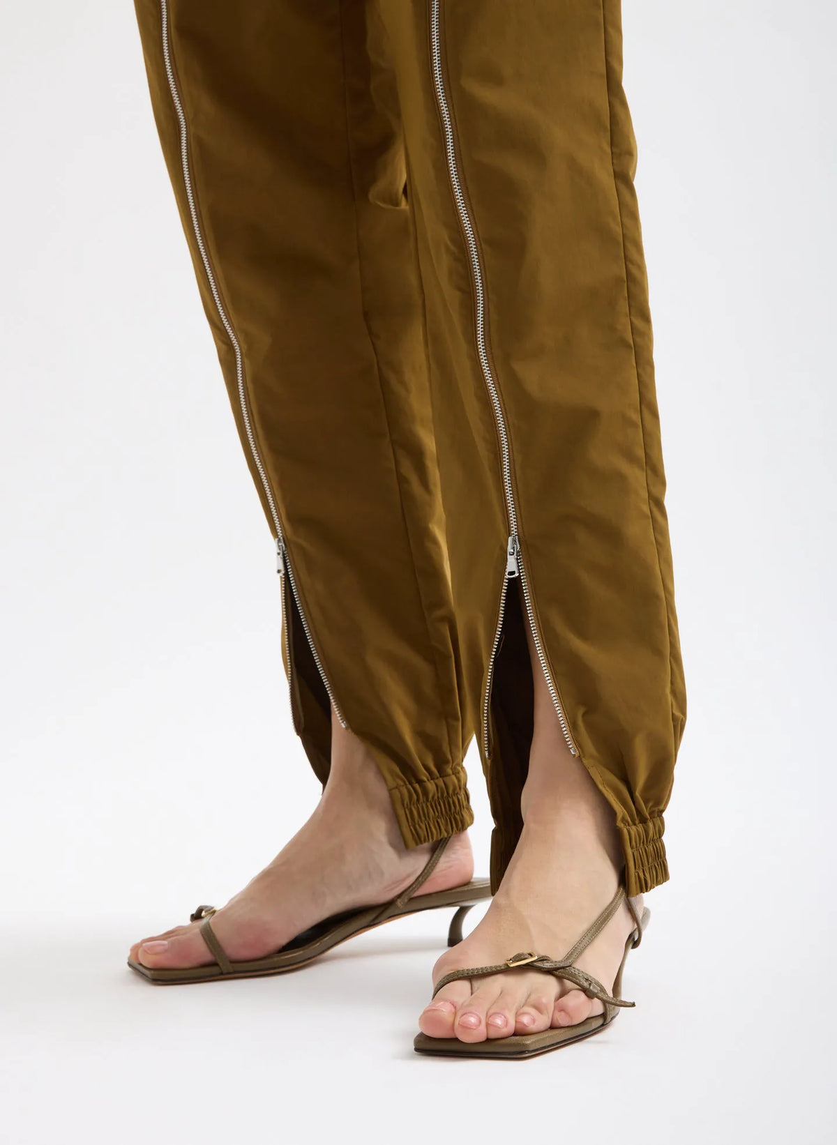 Nylon Zipper Jogger