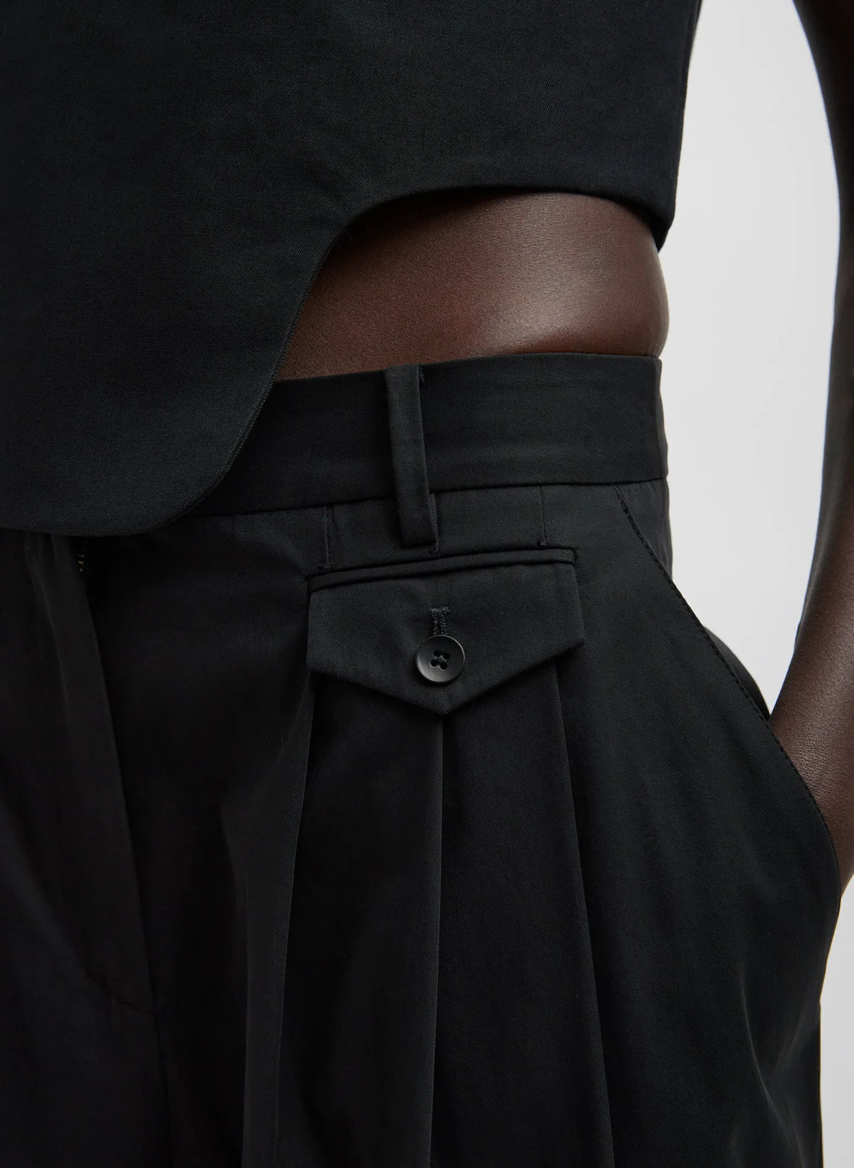 Bio Twill Triple Pleat Cropped Pant