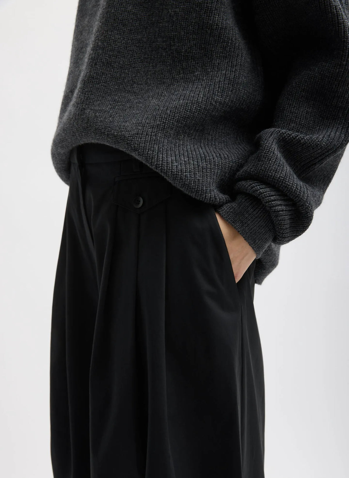 Bio Twill Triple Pleat Cropped Pant