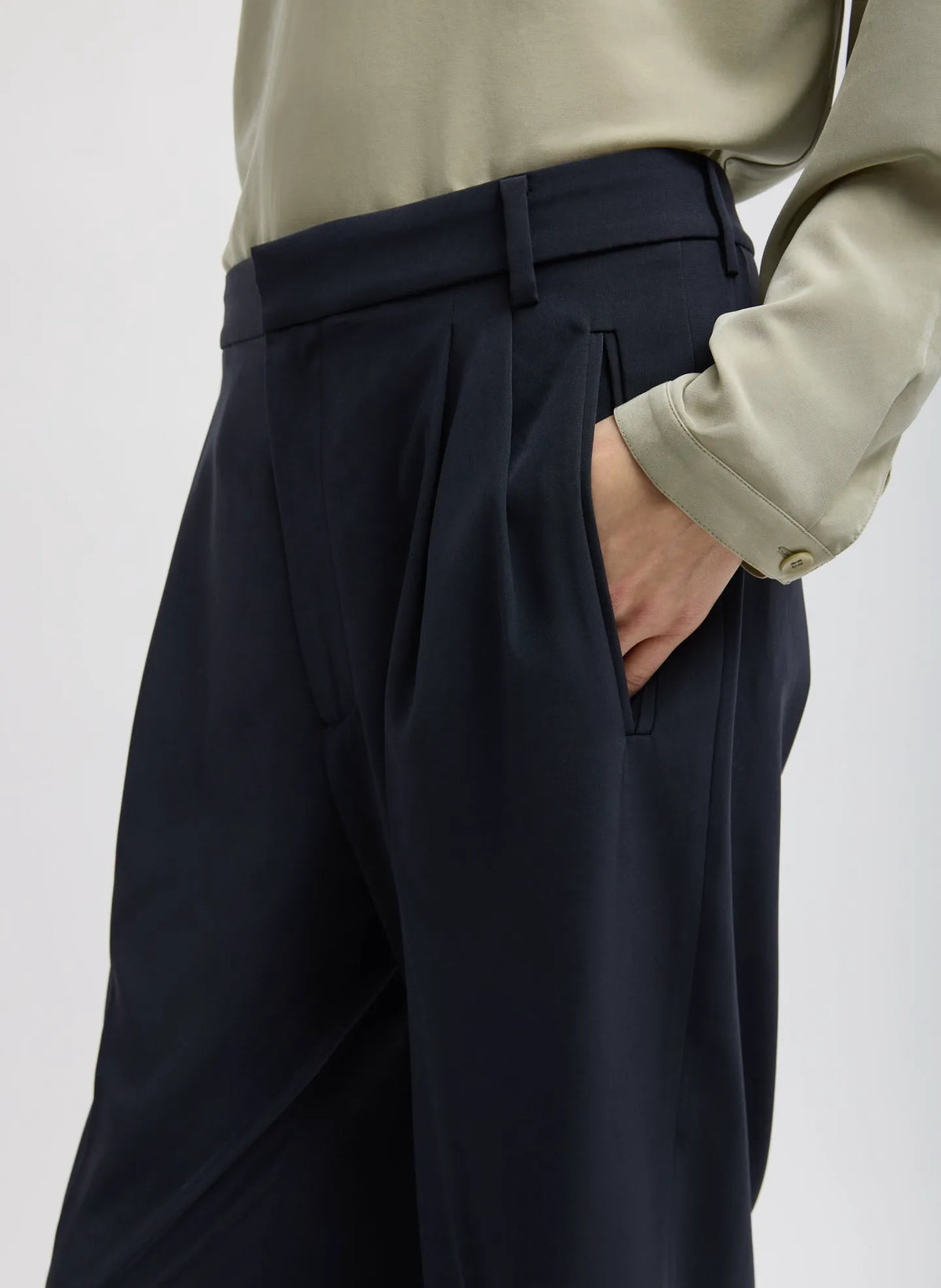 Relaxed Suiting Derrick Men's Trouser