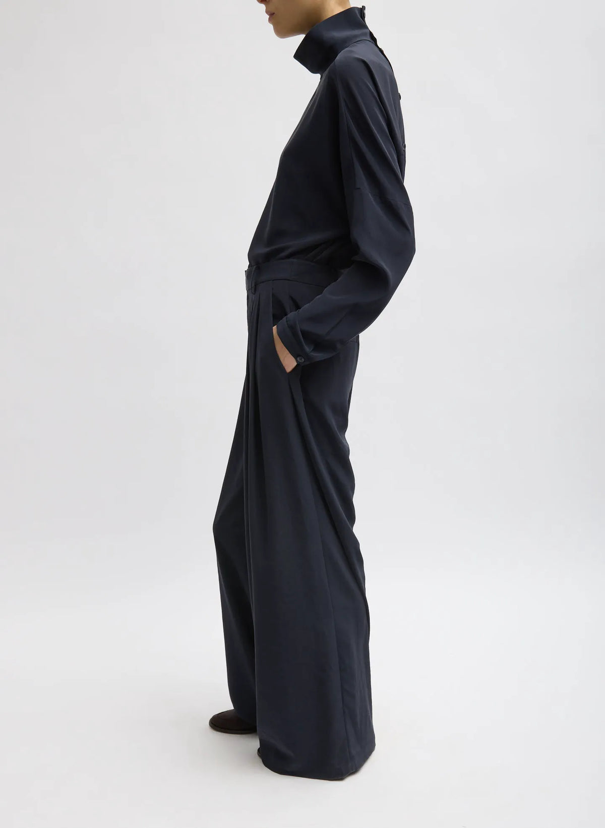 Relaxed Suiting Triple Pleat Pant