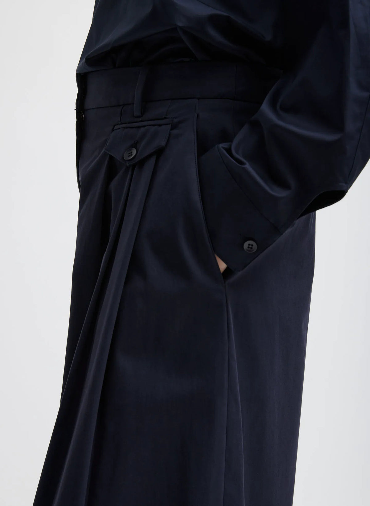 Bio Twill Triple Pleat Cropped Pant