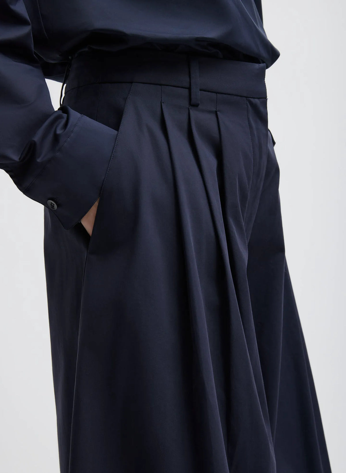 Bio Twill Triple Pleat Cropped Pant