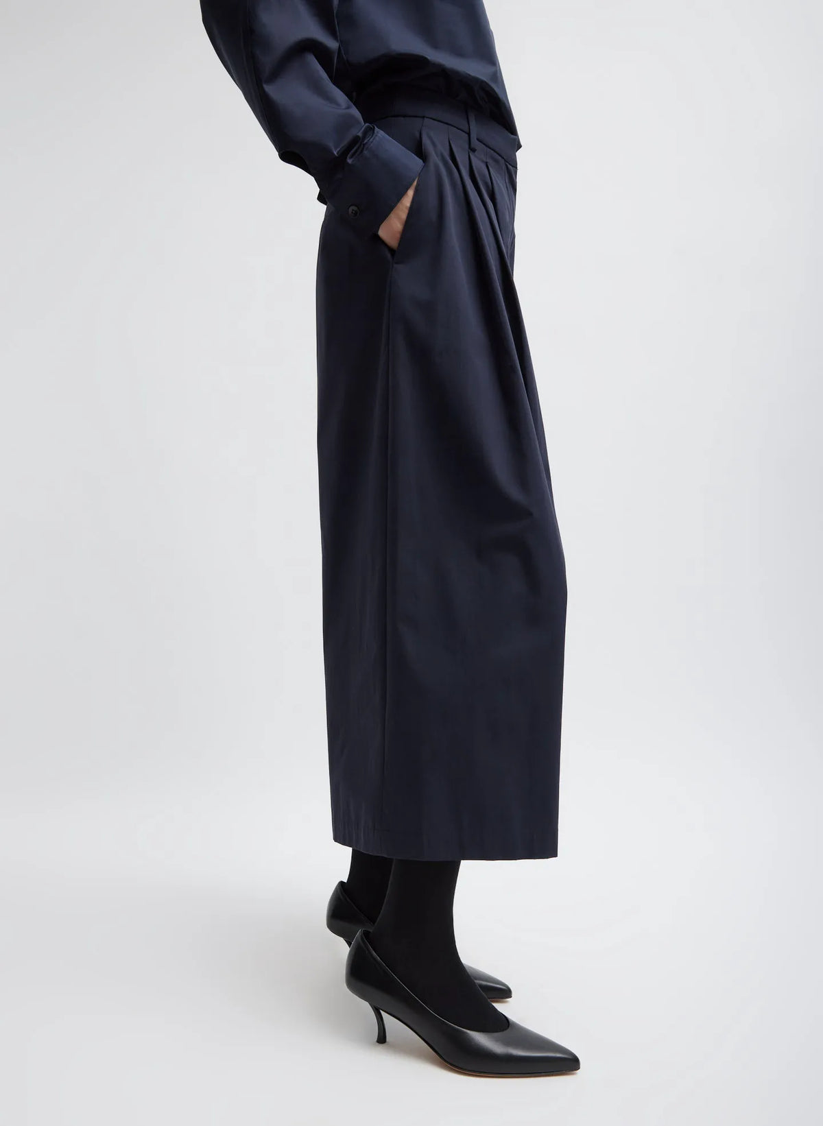 Bio Twill Triple Pleat Cropped Pant