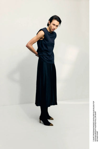 Padded Shoulder Sleeveless T-Shirt