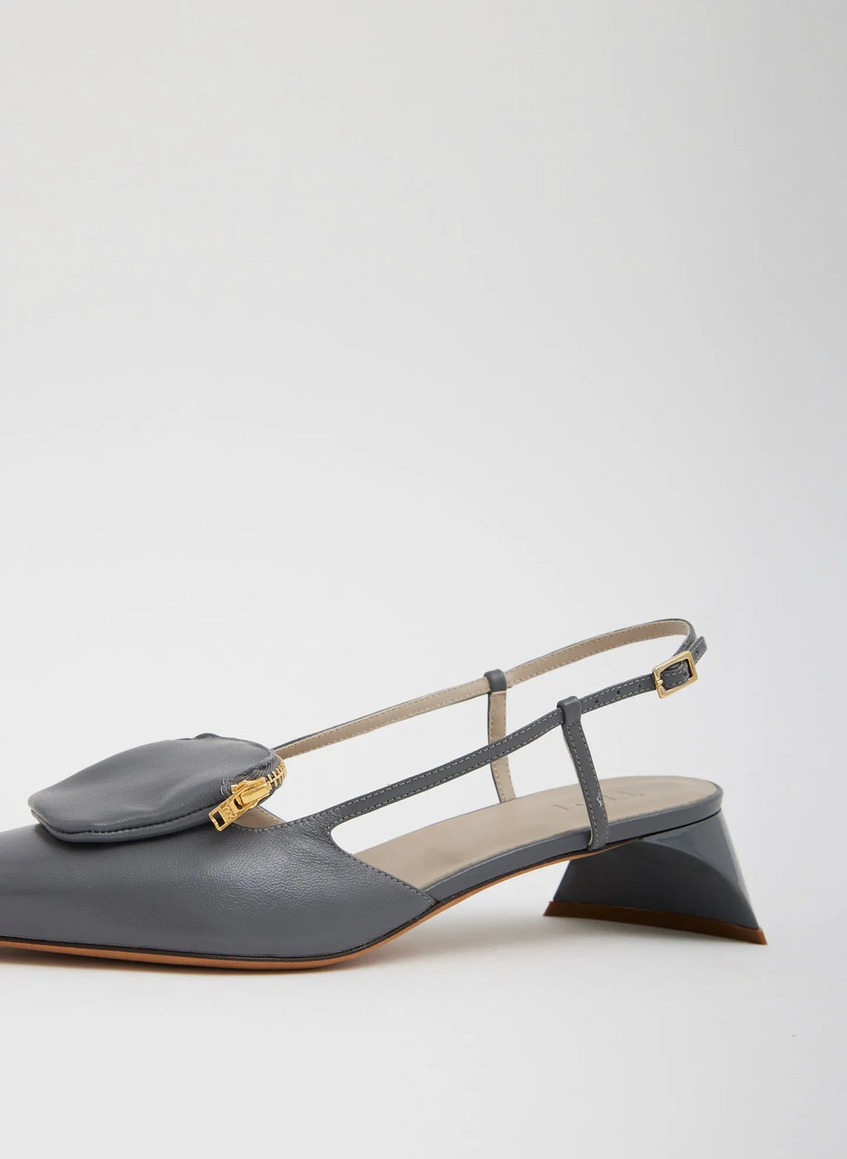 Victor Slingback
