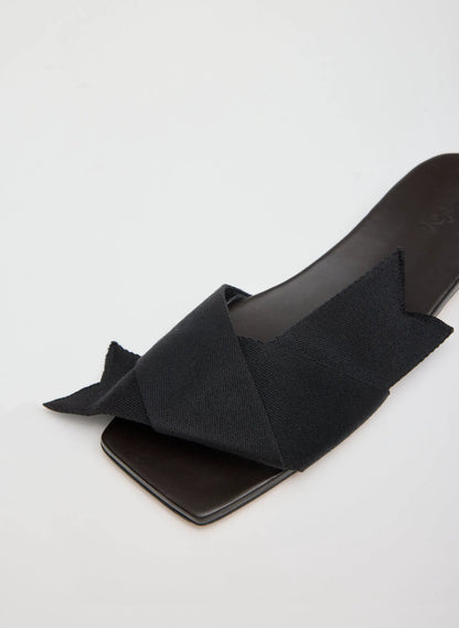Adrien Sandal