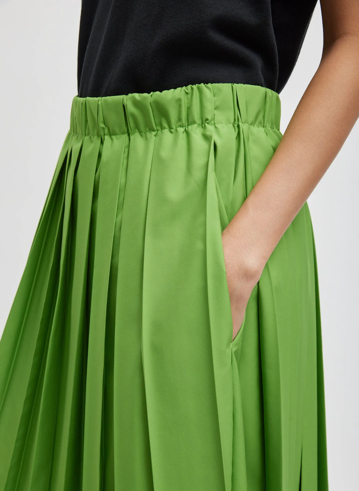 Nylon Pleated Pull On Skirt