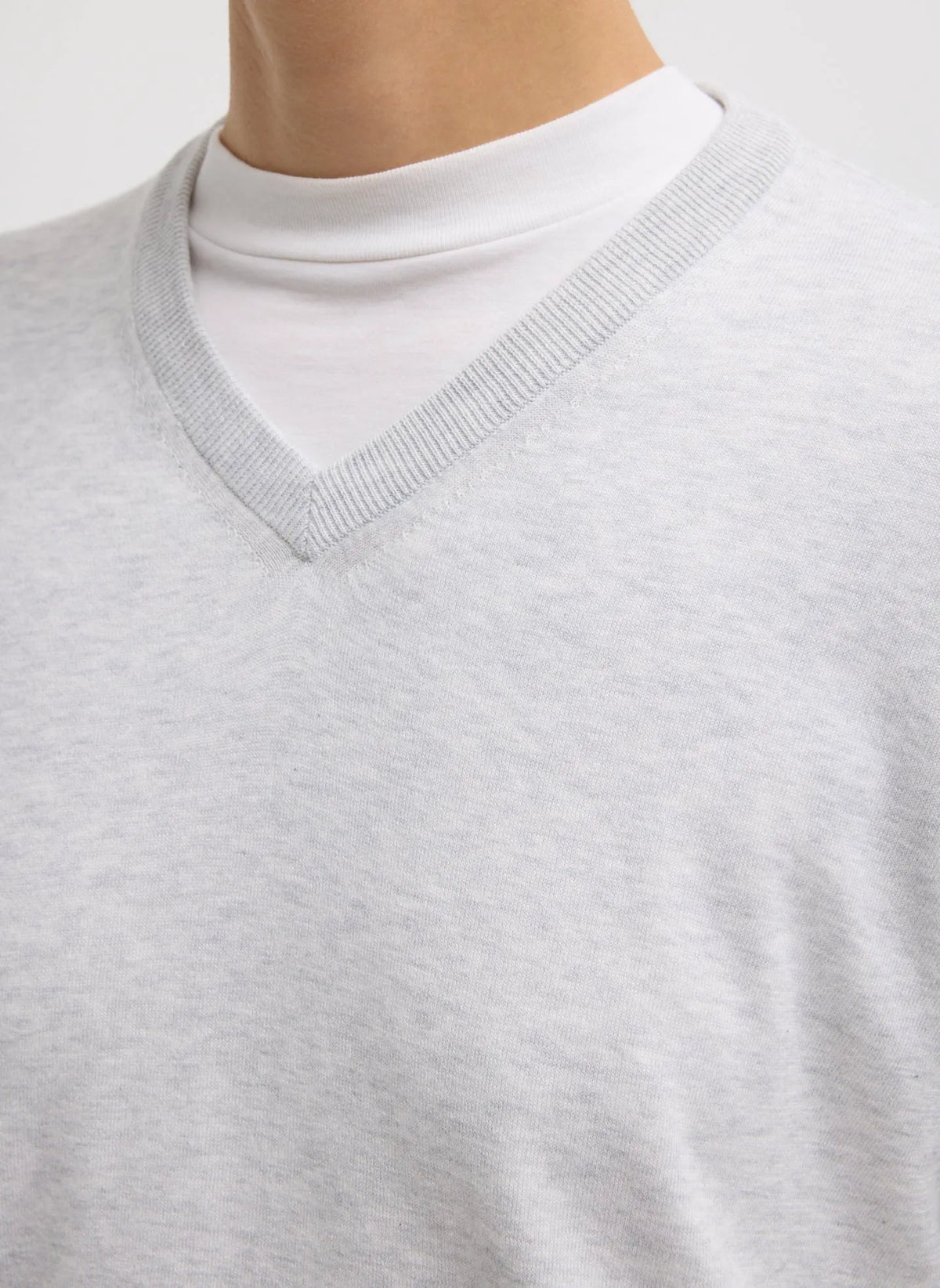 Super Fine Gauge Perfect V-Neck Men's Pullover