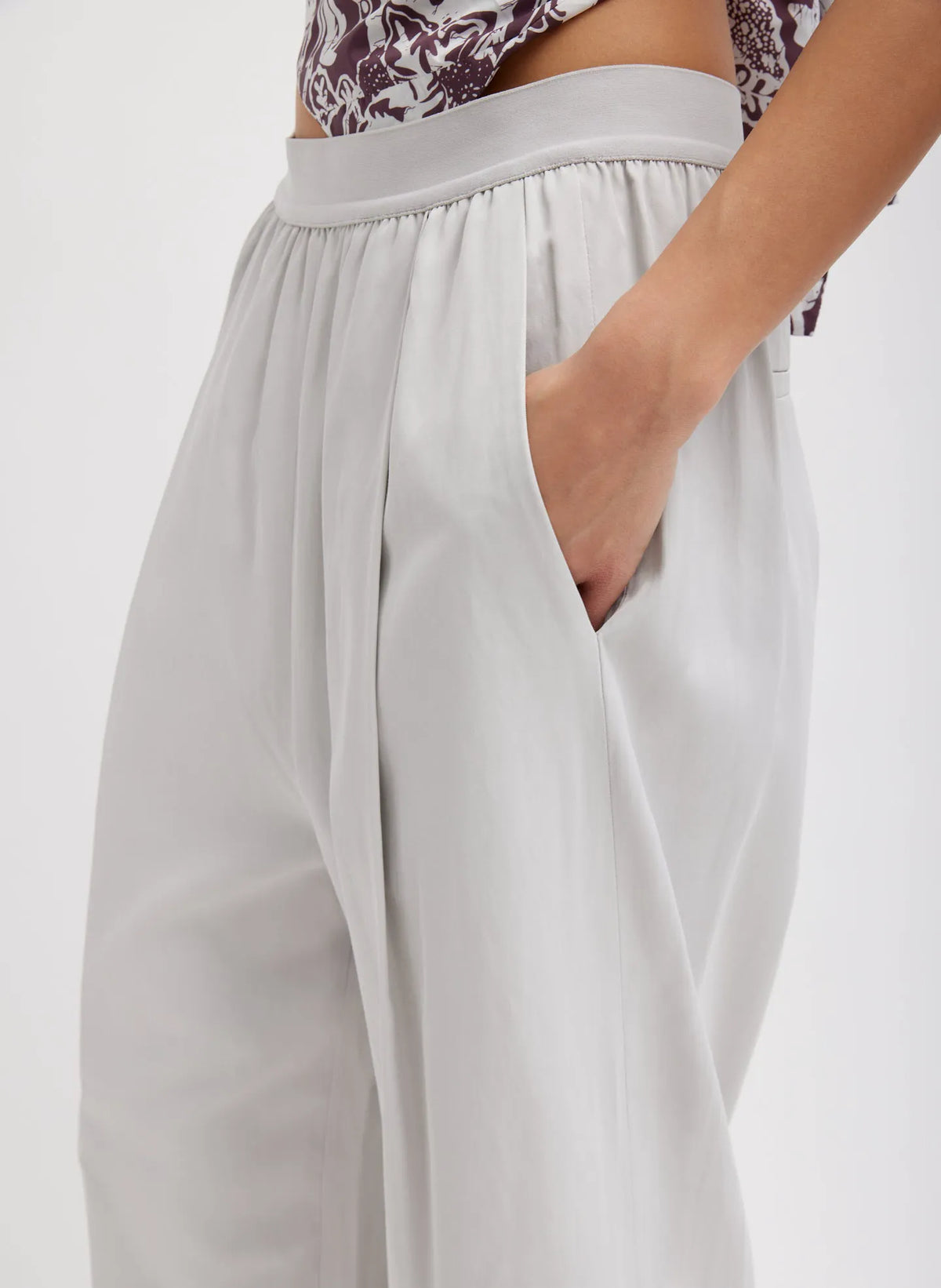 Drapey Suiting Marit Pull On Pant
